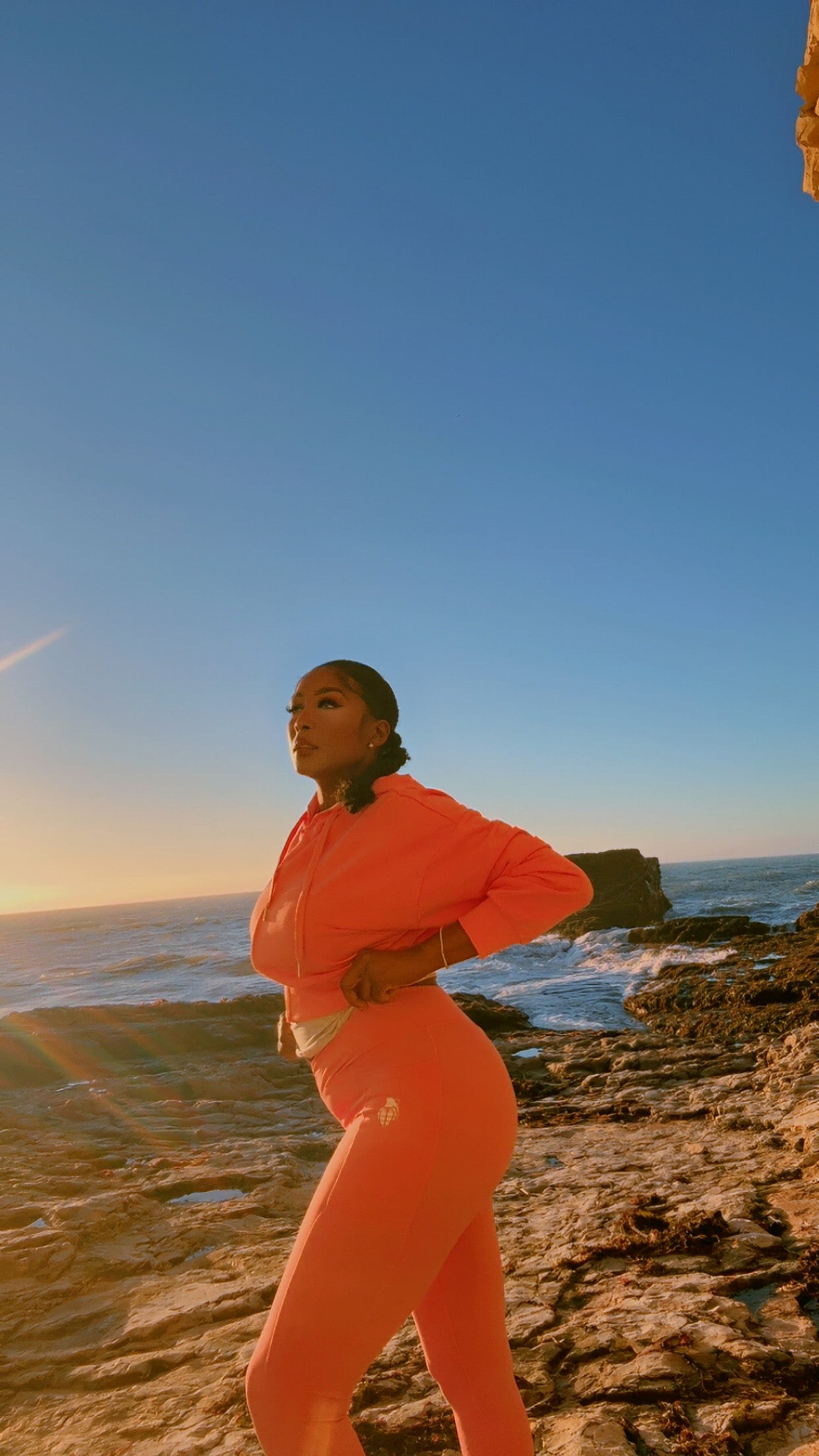 The V Cut Commando Leggings